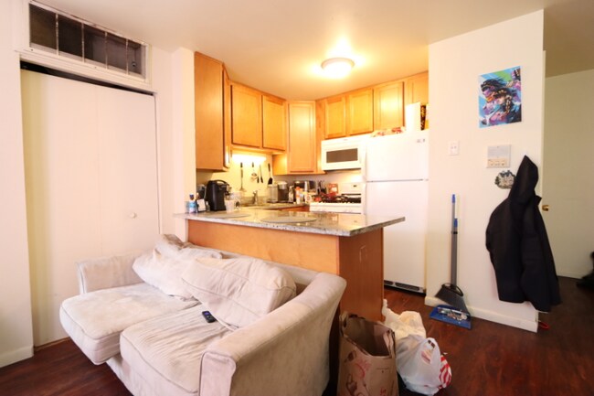 Building Photo - 1458 W Taylor St