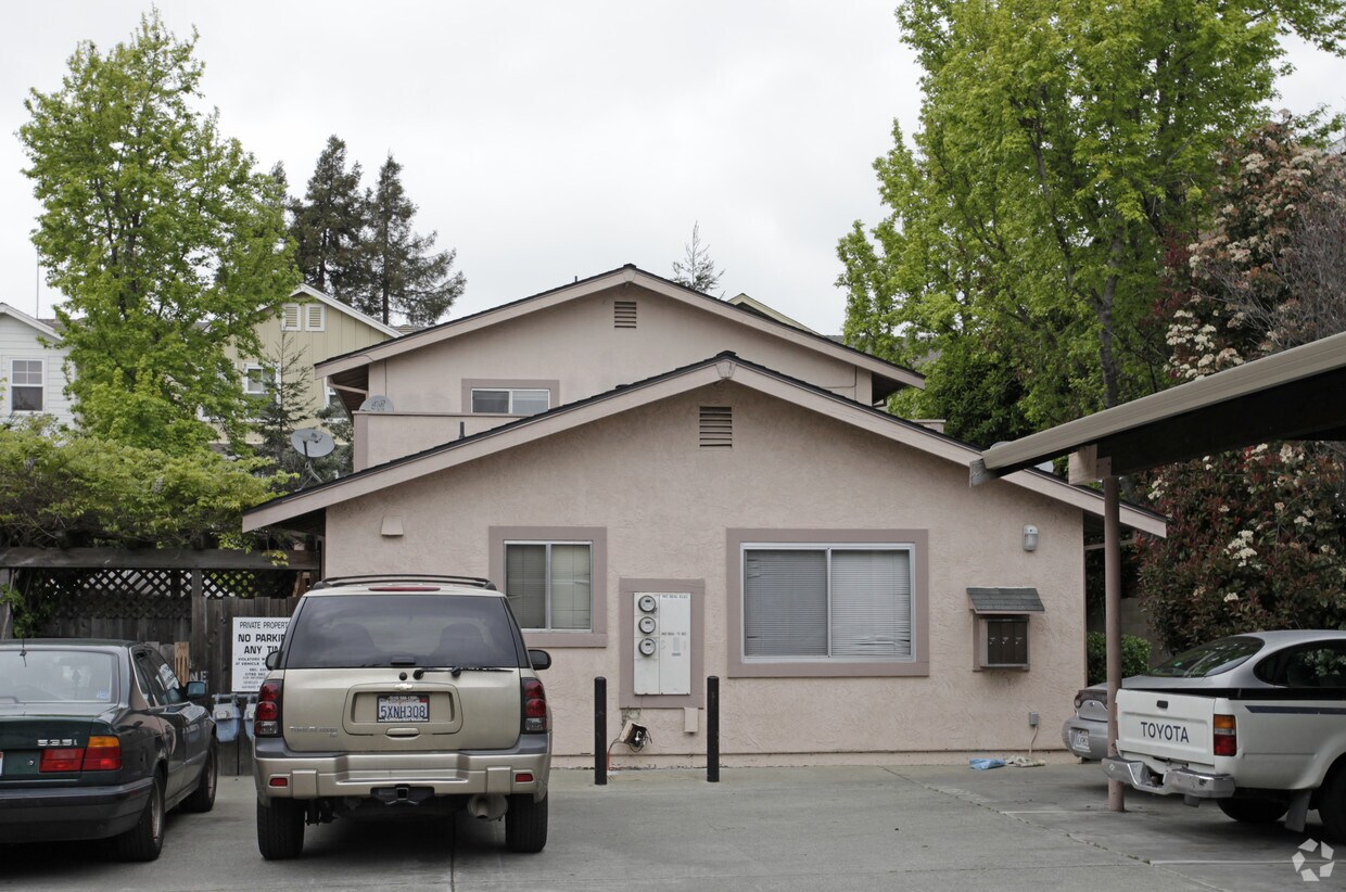 Primary Photo - 614-634 Dean St