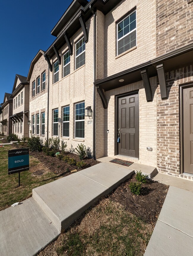 Entrance - 2257 Adena Springs Dr