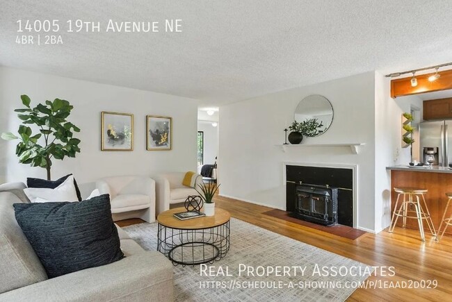 Building Photo - Charming 4 Bedroom Home in Olympic Hills! ...
