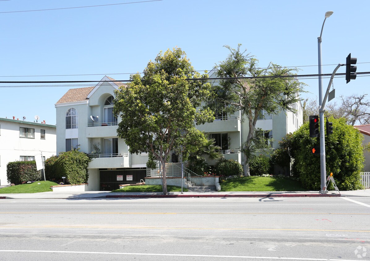 Foto del edificio - 4470 S Centinela Ave
