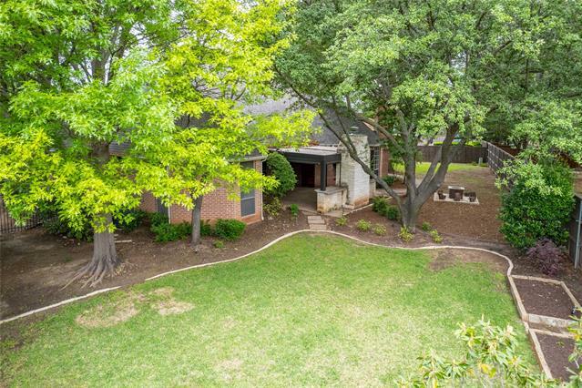 Foto del edificio - 325 Highland Oaks Cir