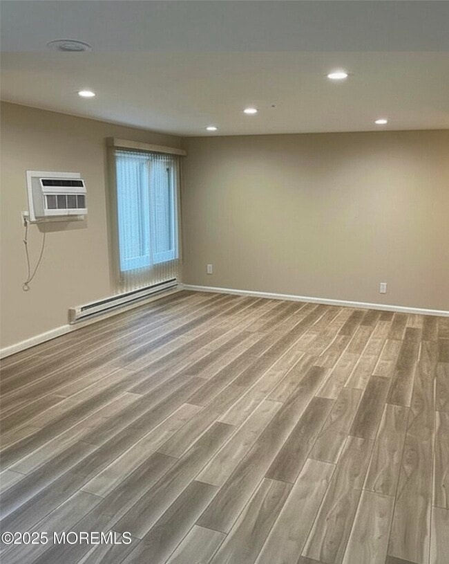 Building Photo - 27 Meadow Green Cir