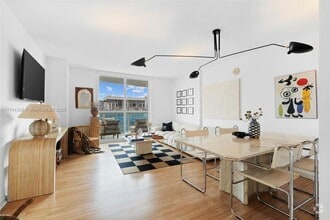 Building Photo - 2101 Brickell Ave
