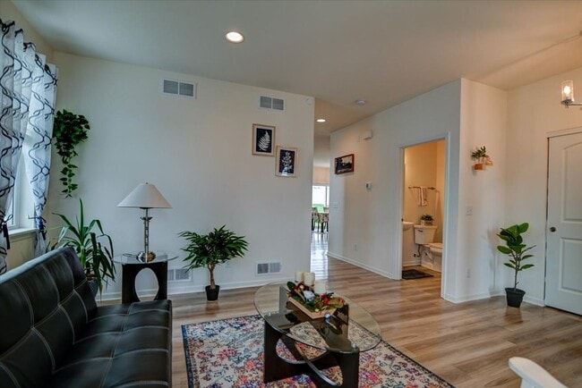 Building Photo - 2583 Dogwood Ln