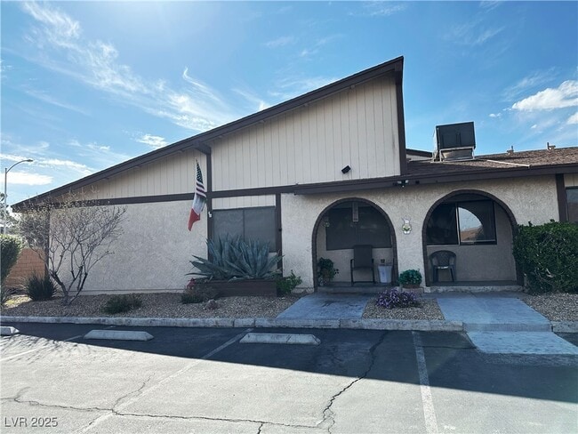 Building Photo - 5817 Smoke Ranch Rd