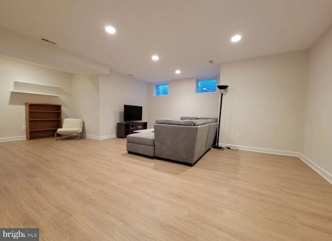 Building Photo - 1418 44th St NW