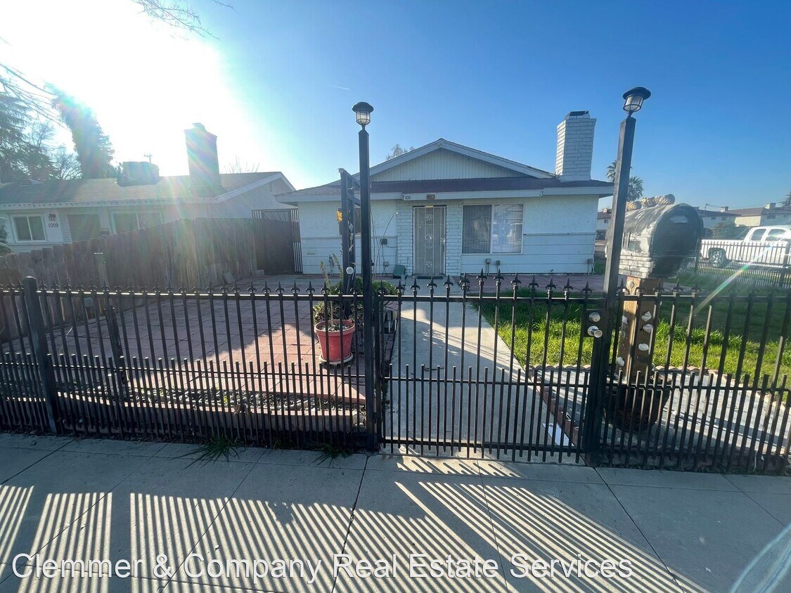 Foto principal - 3 br, 2 bath House - 1011 Oleander Avenue