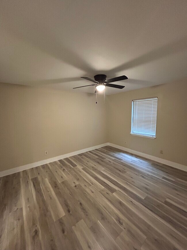 Foto del edificio - 572 Highland Dr SW