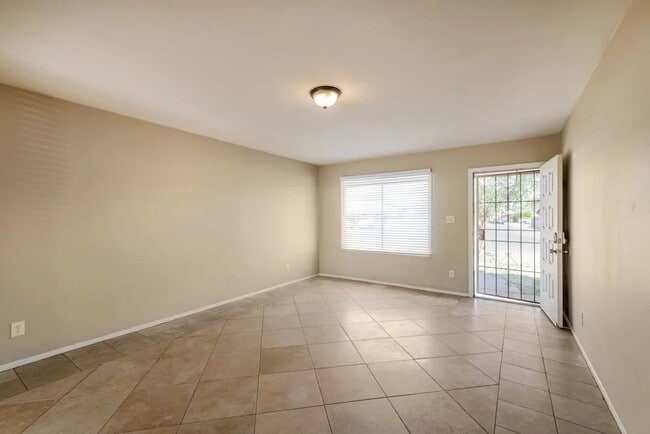 Photo - 3154 N 64th Dr House