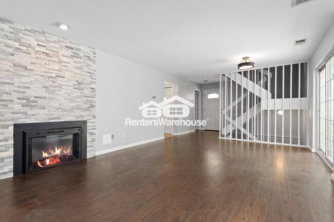 Building Photo - 2366 S Troy St