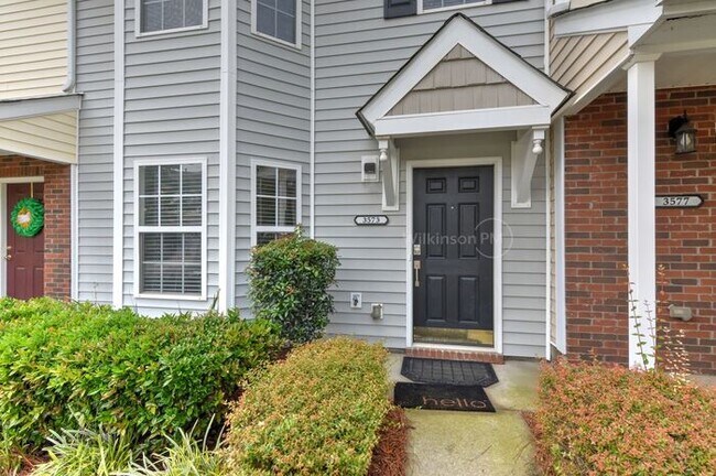 Building Photo - Very Nice 2br/2.5bth Townhome in The Towne...