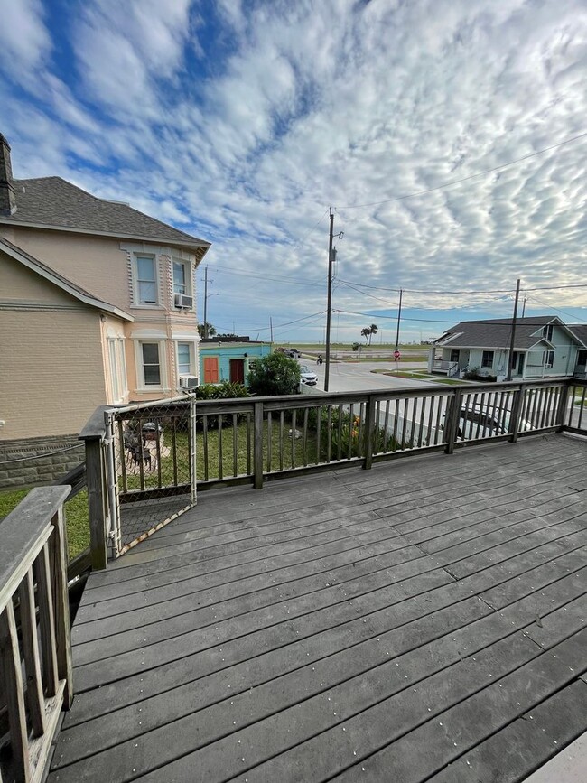 Foto del edificio - Ocean views from 250 sq ft deck- One bedroom