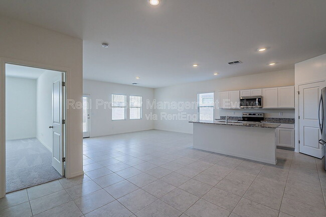 Foto del edificio - 6511 W Magdalena Ln