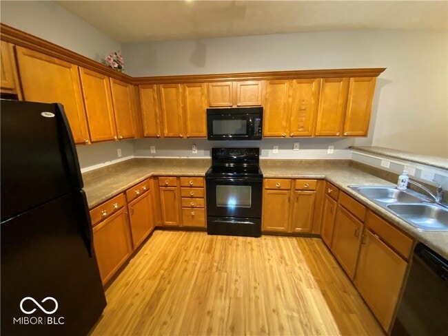 Building Photo - 5221 Bombay Dr