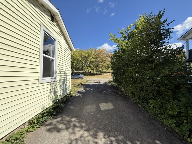 Building Photo - 41 Lockwood St