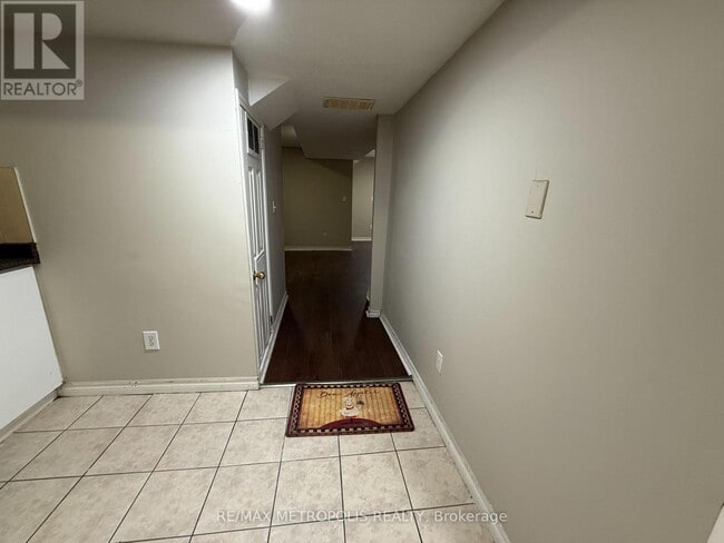 Photo du bâtiment - 106 Marydale Ave