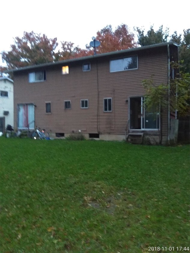 Primary Photo - 304-306 Kramer Dr