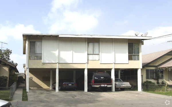 Building Photo - 1085 Walnut Ave