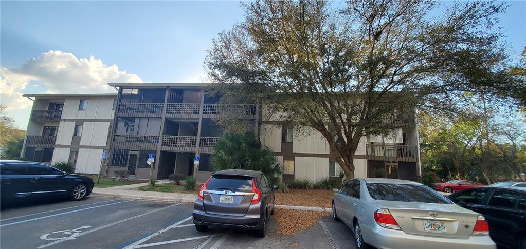 Foto principal - 6519 W Newberry Rd