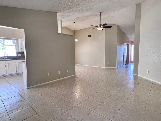 Foto del edificio - 3782 E Acoma Dr