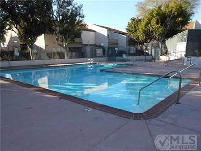 BBQ site next to pool - 3238 Ashford Street