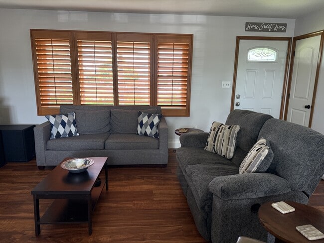 Living Room - 825 Washington Rd