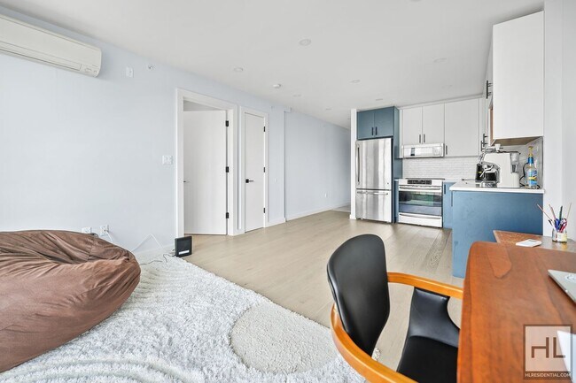 Building Photo - EVERGREEN AVENUE