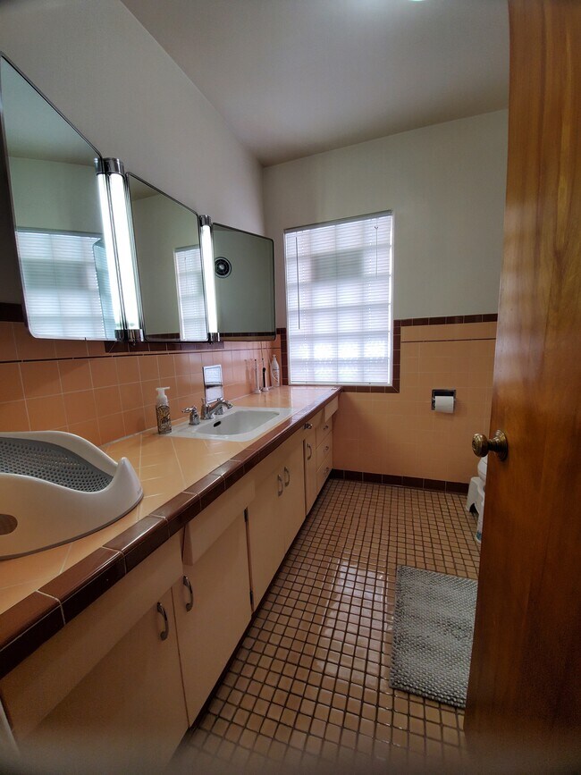 Foto del edificio - Burton Bungalow