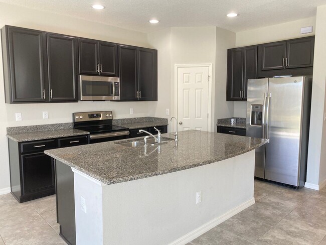 Building Photo - 7055 Grand Elm Dr Riverview, FL 33579