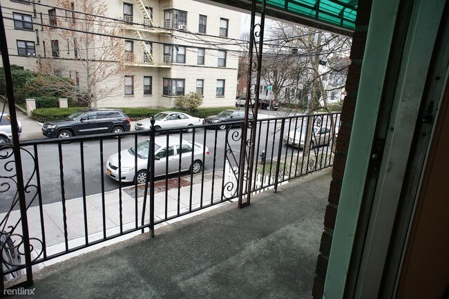 Foto del edificio - 3 br, 1.5 bath  - 4297 Martha Ave