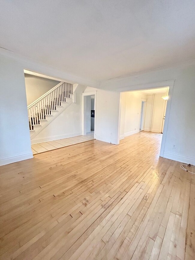 Foto del edificio - AVAILABLE December! - 3 Bed 1 Bath Home - With Fenced In Yard!