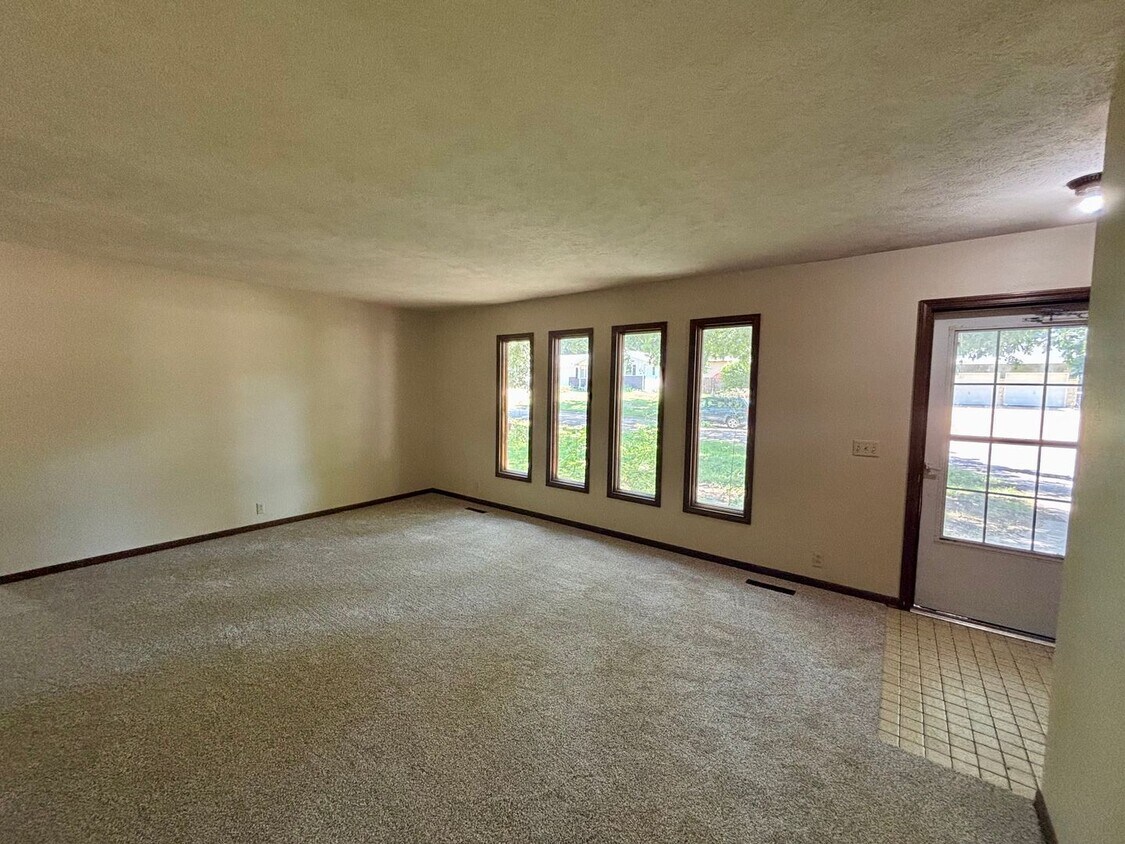 Foto principal - 1405 Westwind Dr