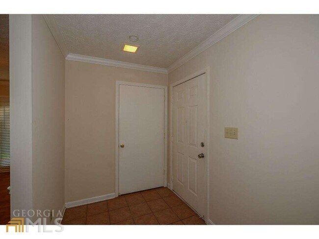 Building Photo - 131 Sterling Ct