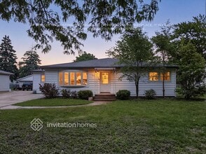 Building Photo - 8841 Merrimac Ave