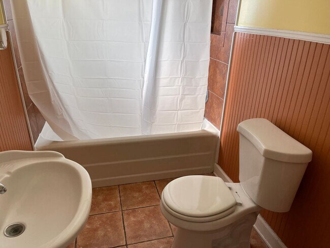 Photo - LAKE ELLA / MIDTOWN House