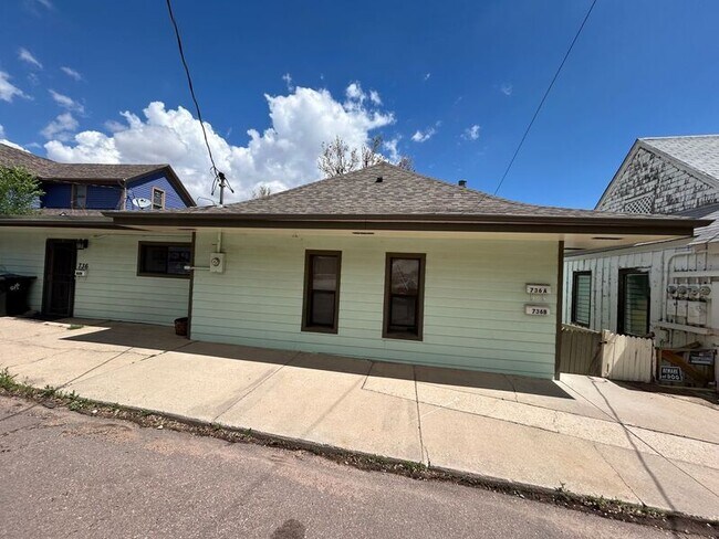 Building Photo - 736 Duclo Avenue