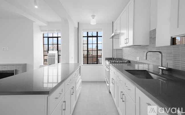 Building Photo - 433 W 21st St