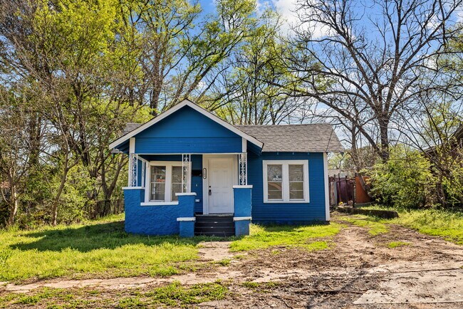 Building Photo - 1209 19th Pl SW