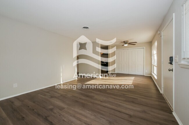 Building Photo - 256 Melvin Ave