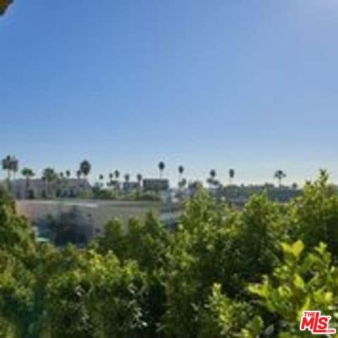 Foto del edificio - 1540 N Fuller Ave