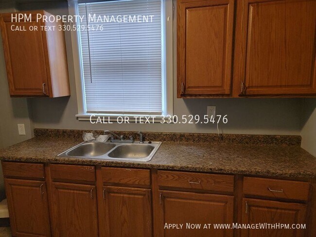 Foto del edificio - Updated 3 bedroom house in Akron