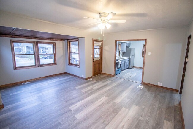 Foto del edificio - Completely Renovated and Affordable 3 BR Home