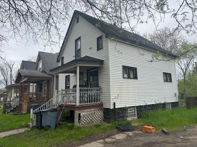 Foto del edificio - 376 Highland St