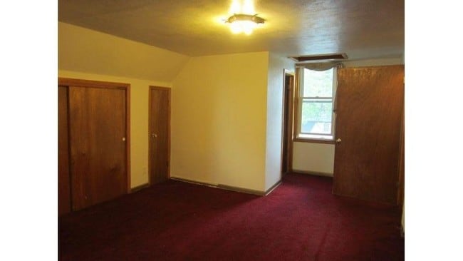 Building Photo - 3639 E Carpenter Ave