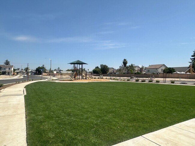 Building Photo - Newly built Home in the Wild Oak Subdivision