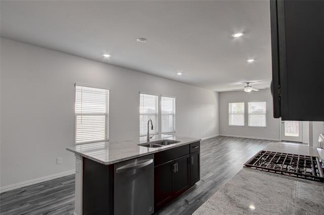 Foto del edificio - 2021 Pine Stone Ln