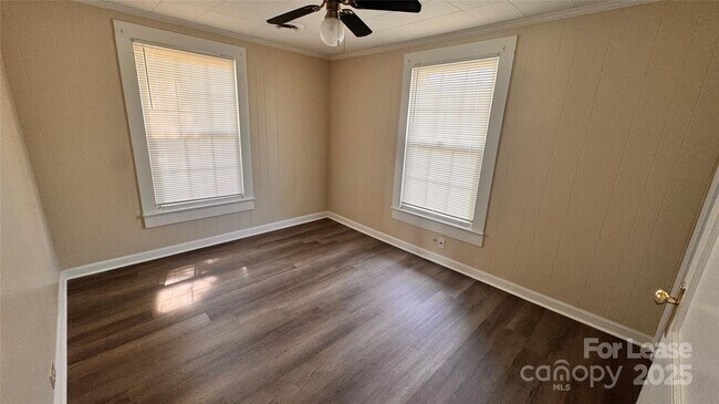 Foto del edificio - 477 Turnersburg Hwy