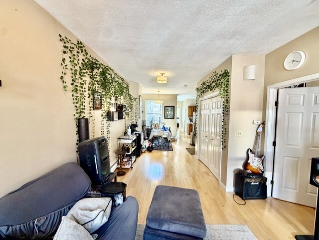 Building Photo - 157 Salem St