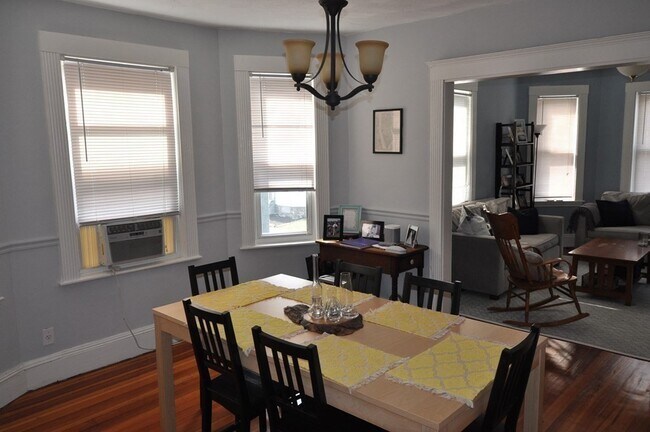 Foto del edificio - 23 Montfern Ave